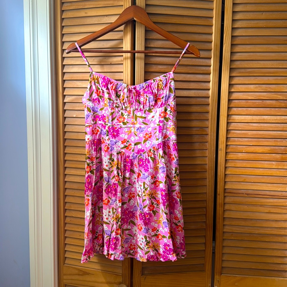Mini Summer dress Opal & Oak. Flowery print in pinks, purples, oranges. Size L.